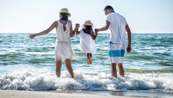 Highlight Widget 2 Family At The Beach 2